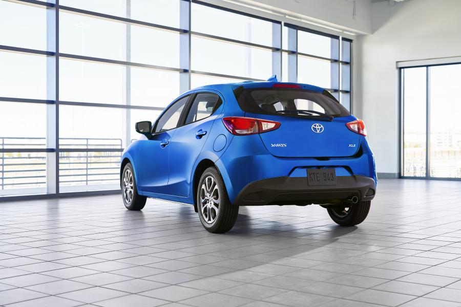  Toyota Yaris XLE Hatchback 2019 года  (NA) (фото 7 из 40)